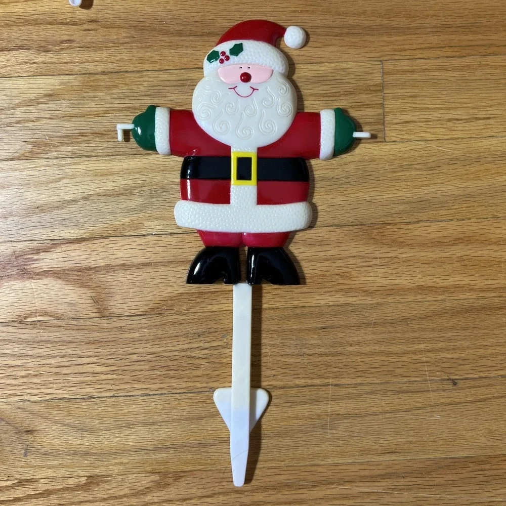 Vintage JSNY‎ Santa Claus Christmas Lawn Yard Stakes Lot of 6 Plastic
